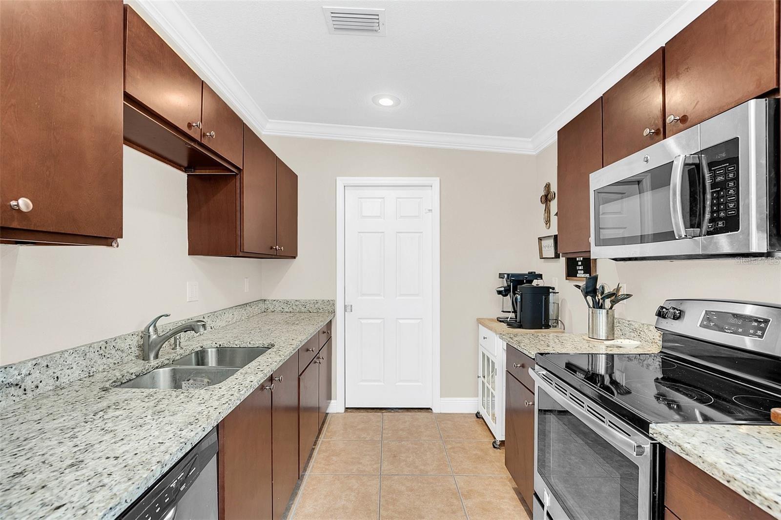 Image 12 of 31 For 1224 Catherine Street