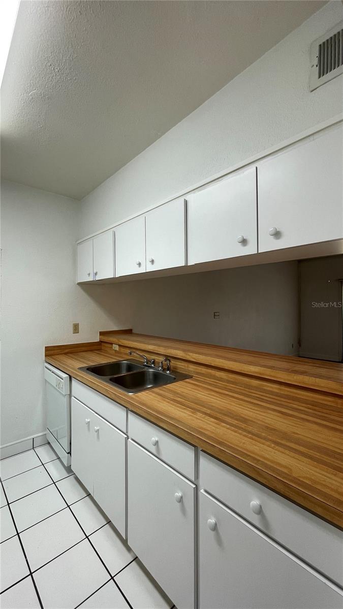 Image 7 of 21 For 2385 Burnway Road 2385