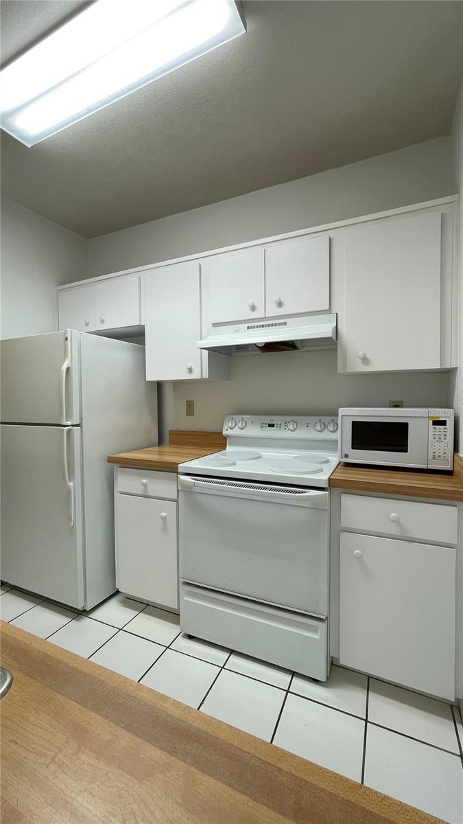 Image 8 of 21 For 2385 Burnway Road 2385