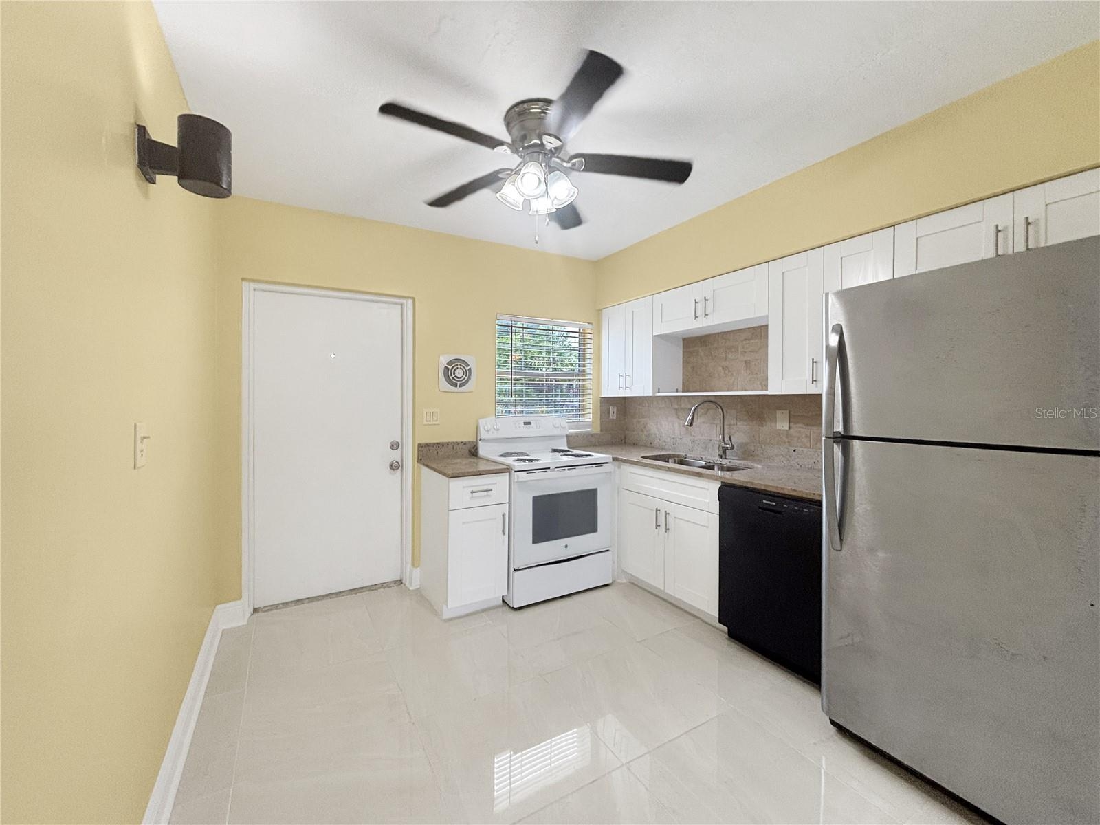 Image 6 of 26 For 5505 Hernandes Drive 113