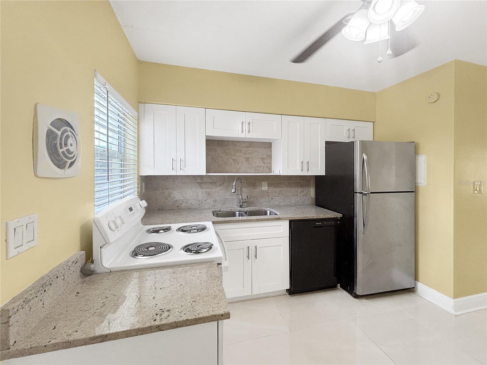 Image 7 of 26 For 5505 Hernandes Drive 113
