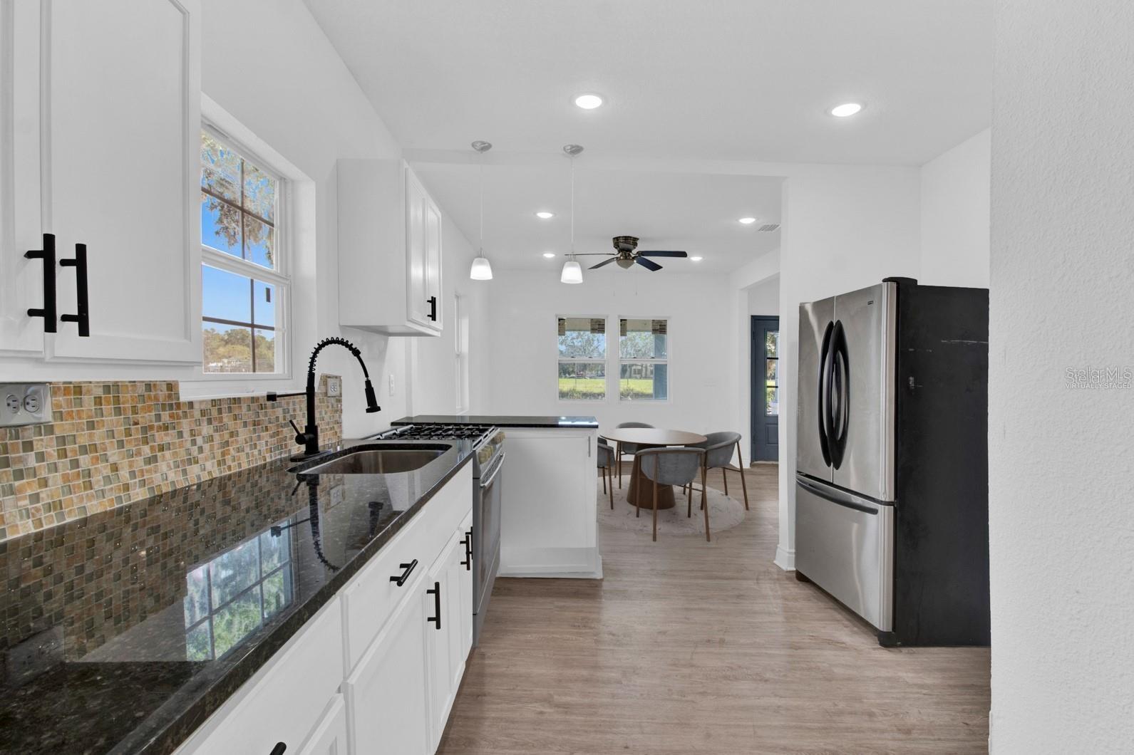 Image 3 of 12 For 1020 Line Street