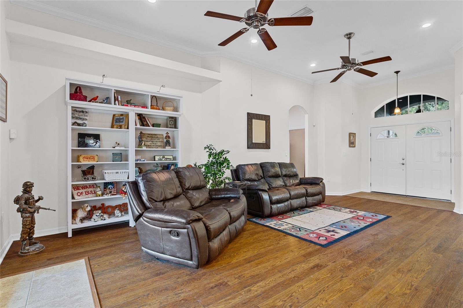 Image 13 of 61 For 41128 Apple Street