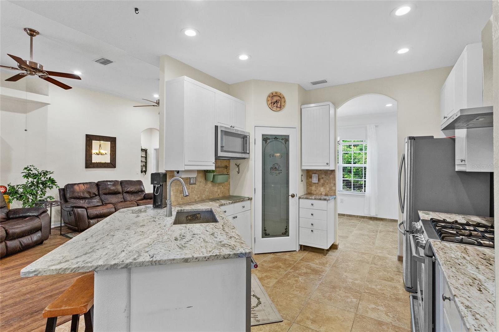 Image 18 of 61 For 41128 Apple Street