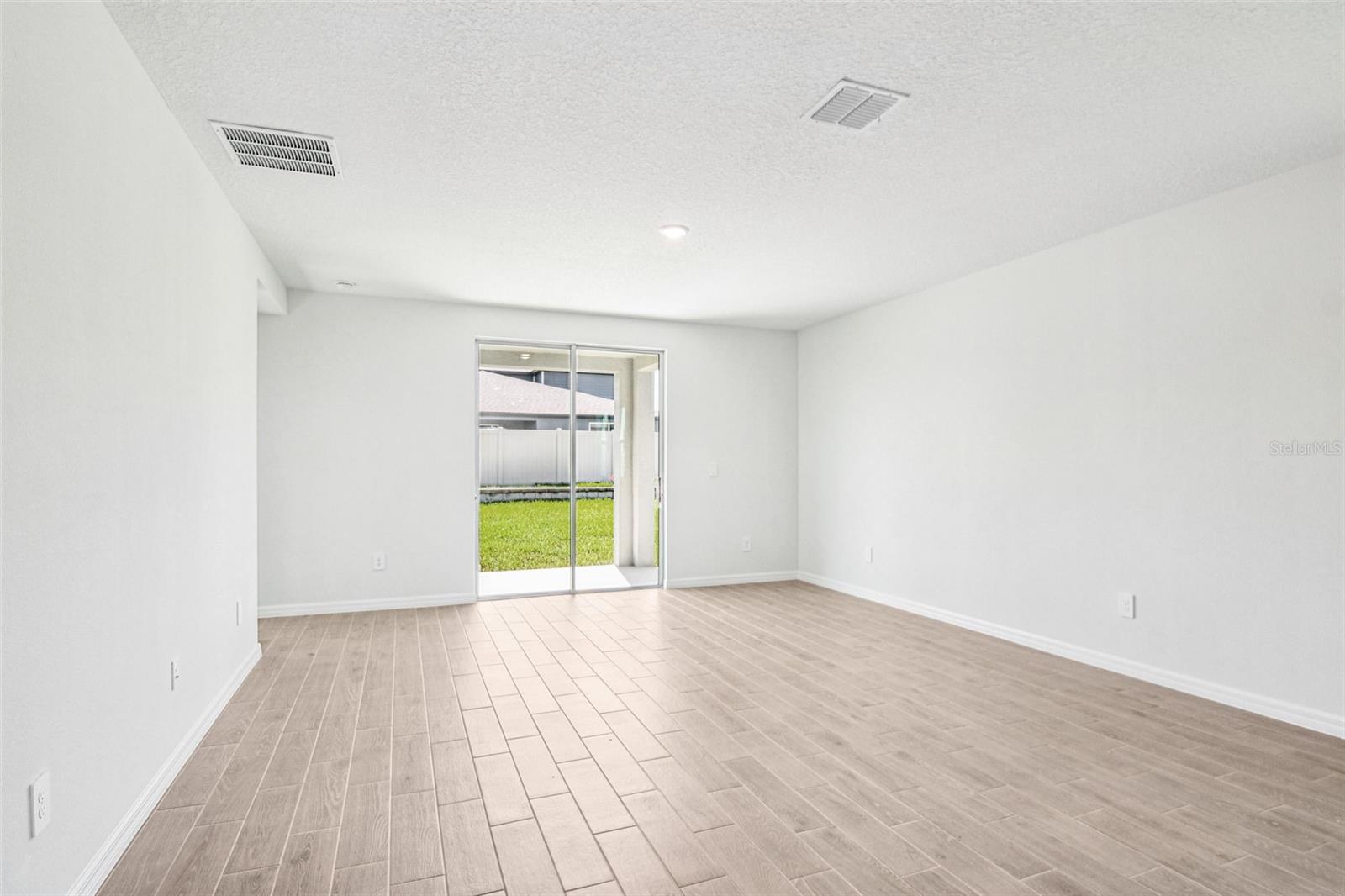 Image 12 of 31 For 1740 Brekey Way