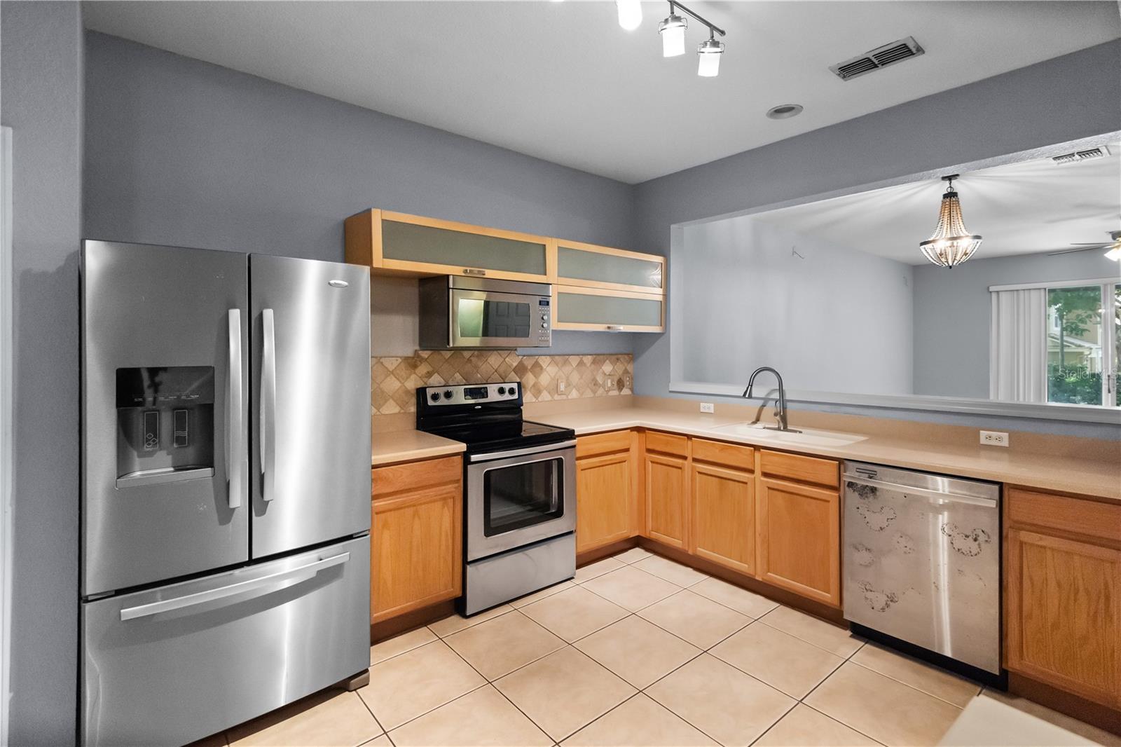 Image 3 of 19 For 6360 Ranelagh Drive 104