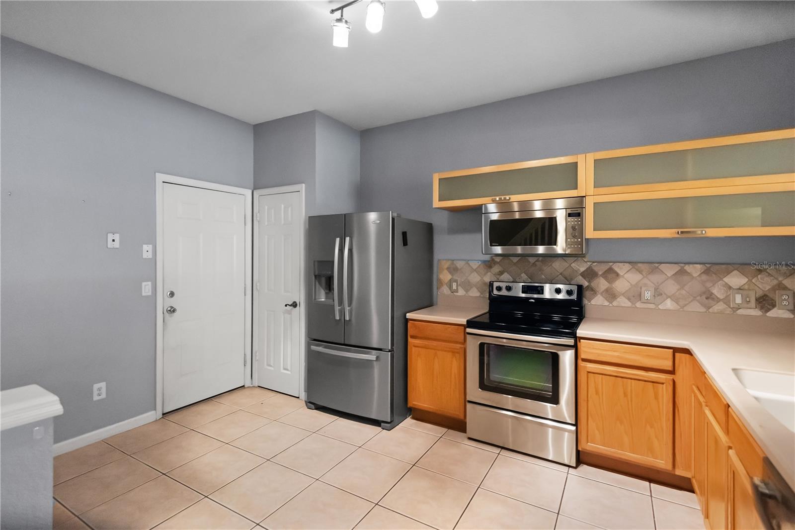 Image 4 of 19 For 6360 Ranelagh Drive 104