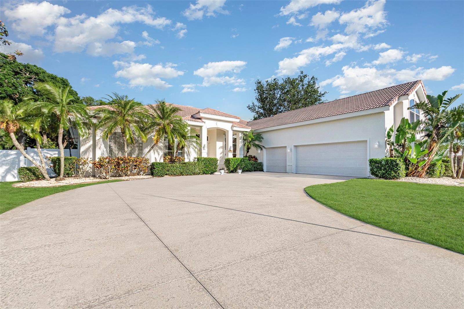 Image 4 of 46 For 6121 Oxbow Bend Lane