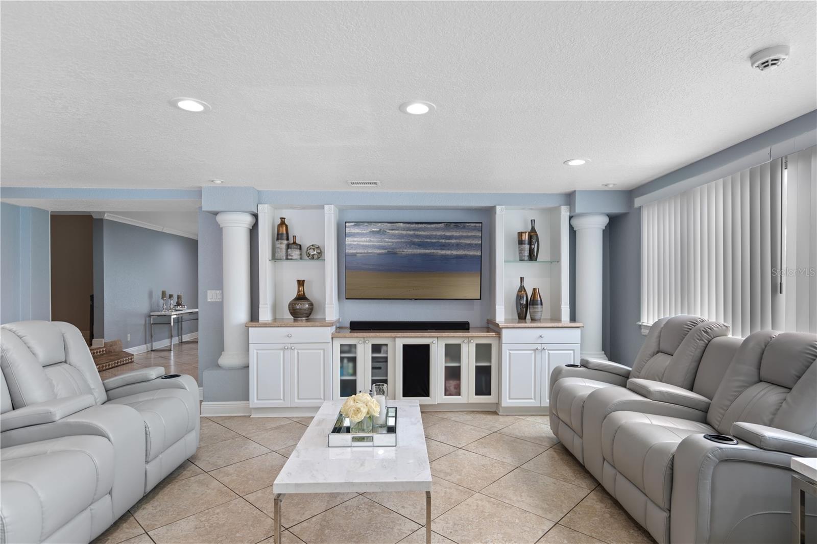 Image 10 of 59 For 2110 Farwell Drive