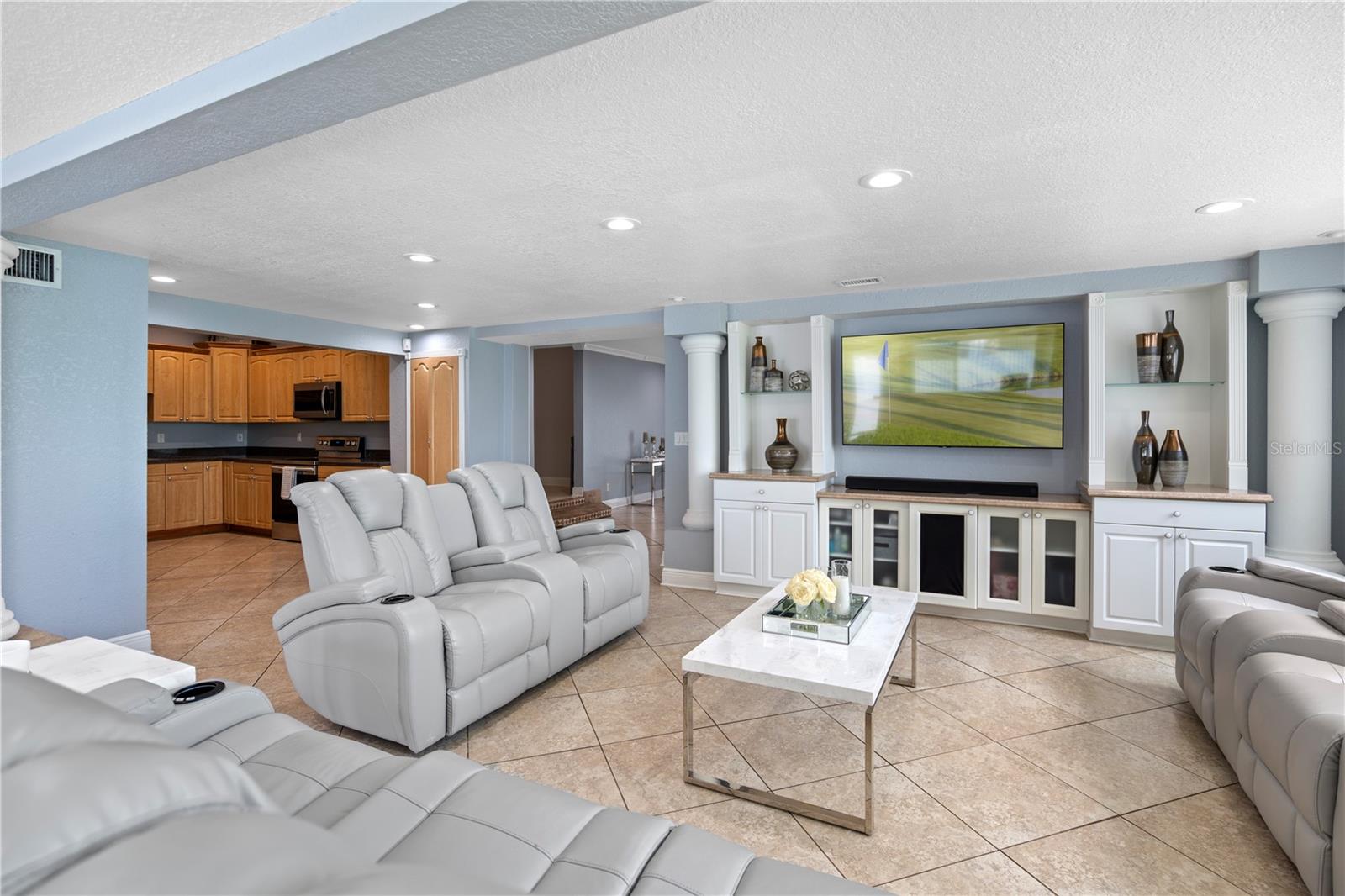 Image 11 of 59 For 2110 Farwell Drive