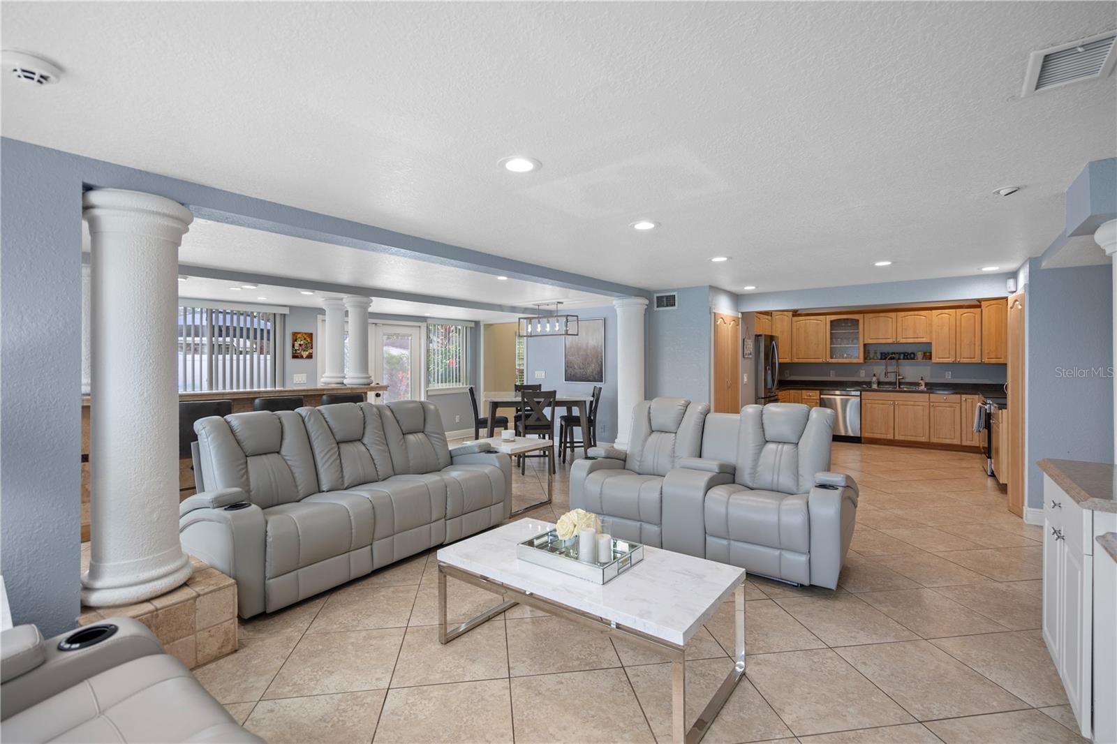 Image 16 of 59 For 2110 Farwell Drive