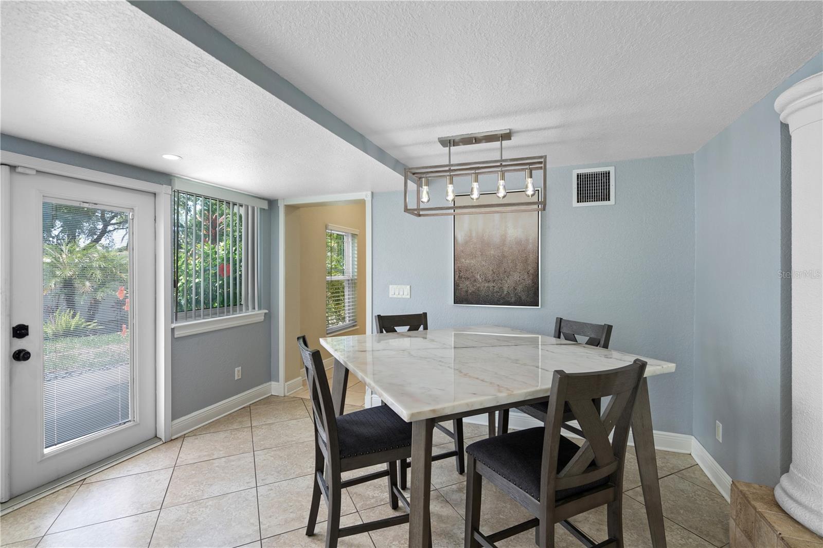 Image 21 of 59 For 2110 Farwell Drive