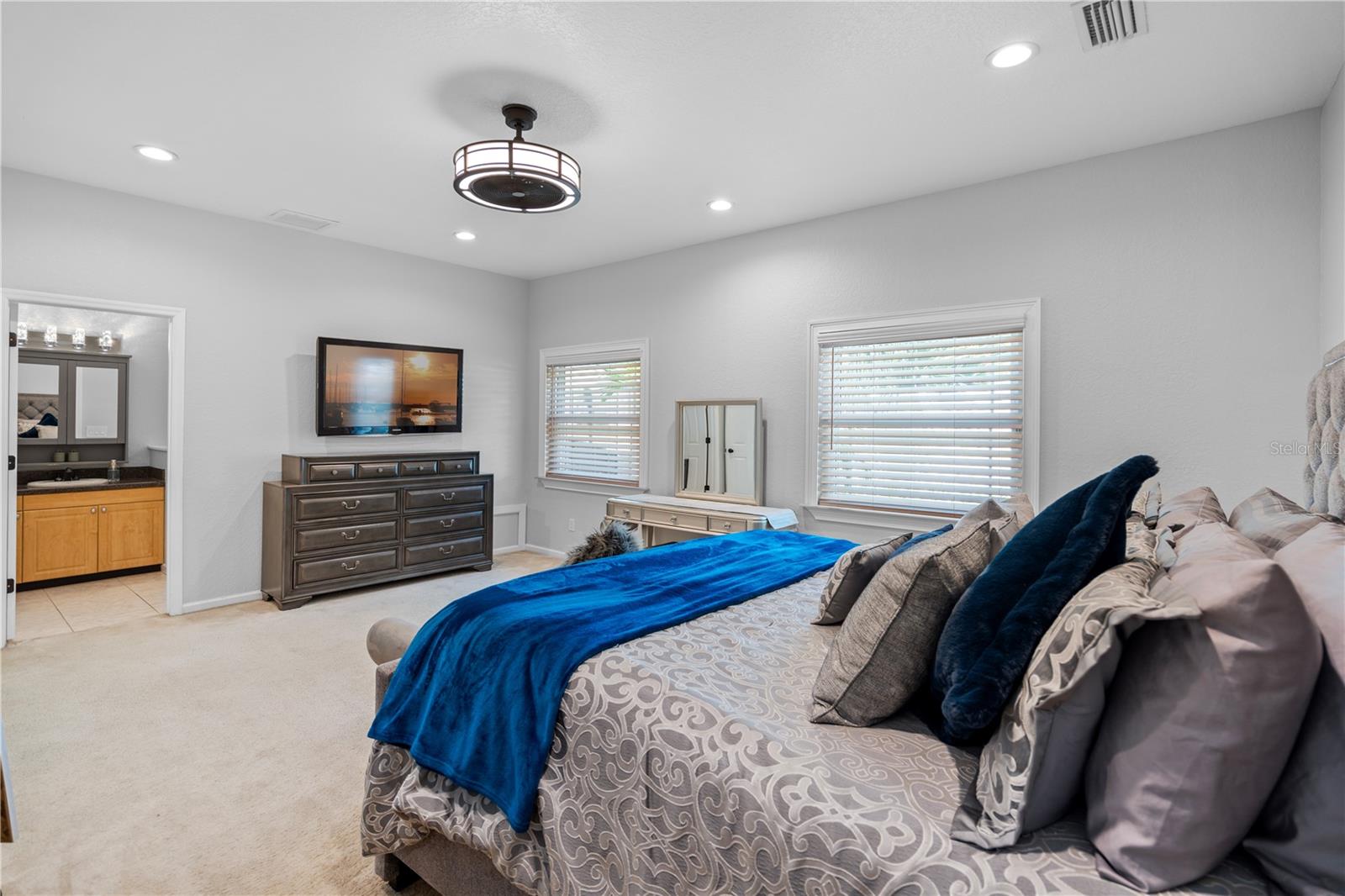 Image 28 of 59 For 2110 Farwell Drive