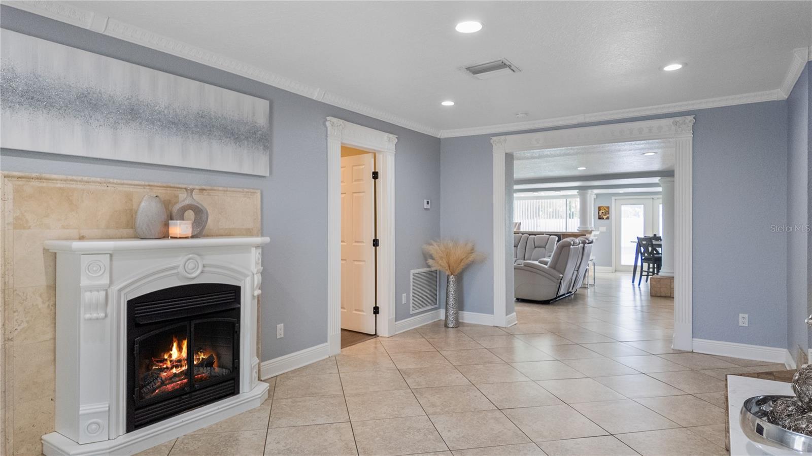 Image 5 of 59 For 2110 Farwell Drive