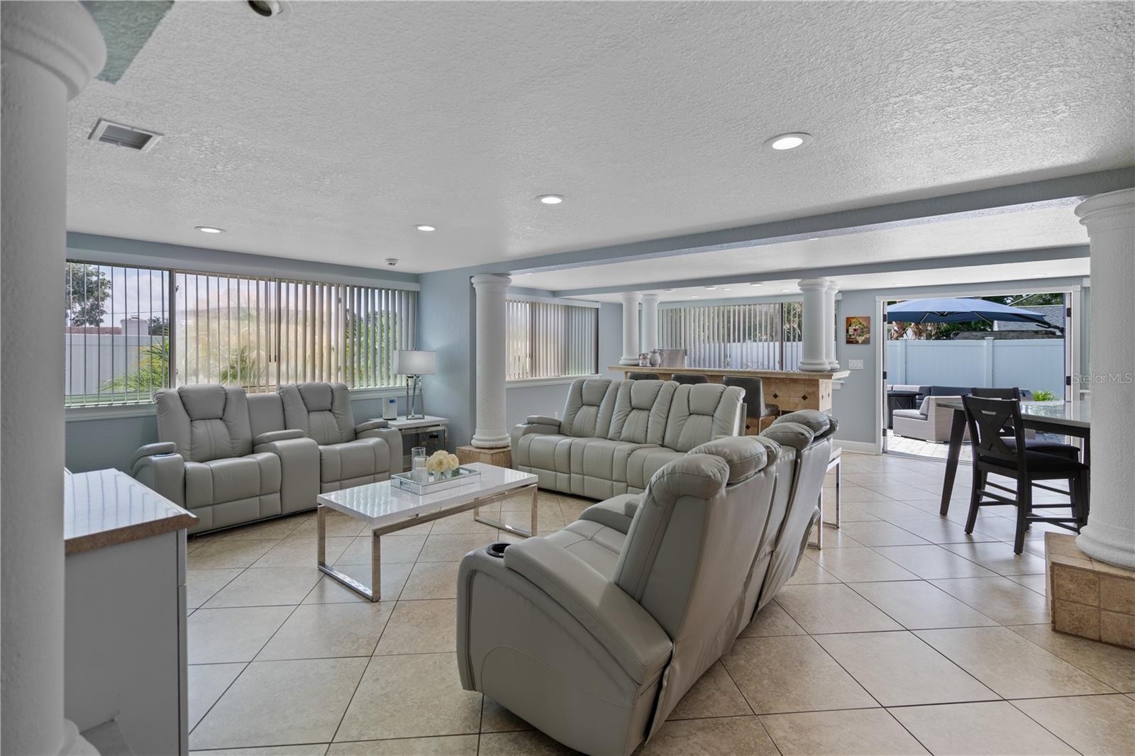 Image 6 of 59 For 2110 Farwell Drive