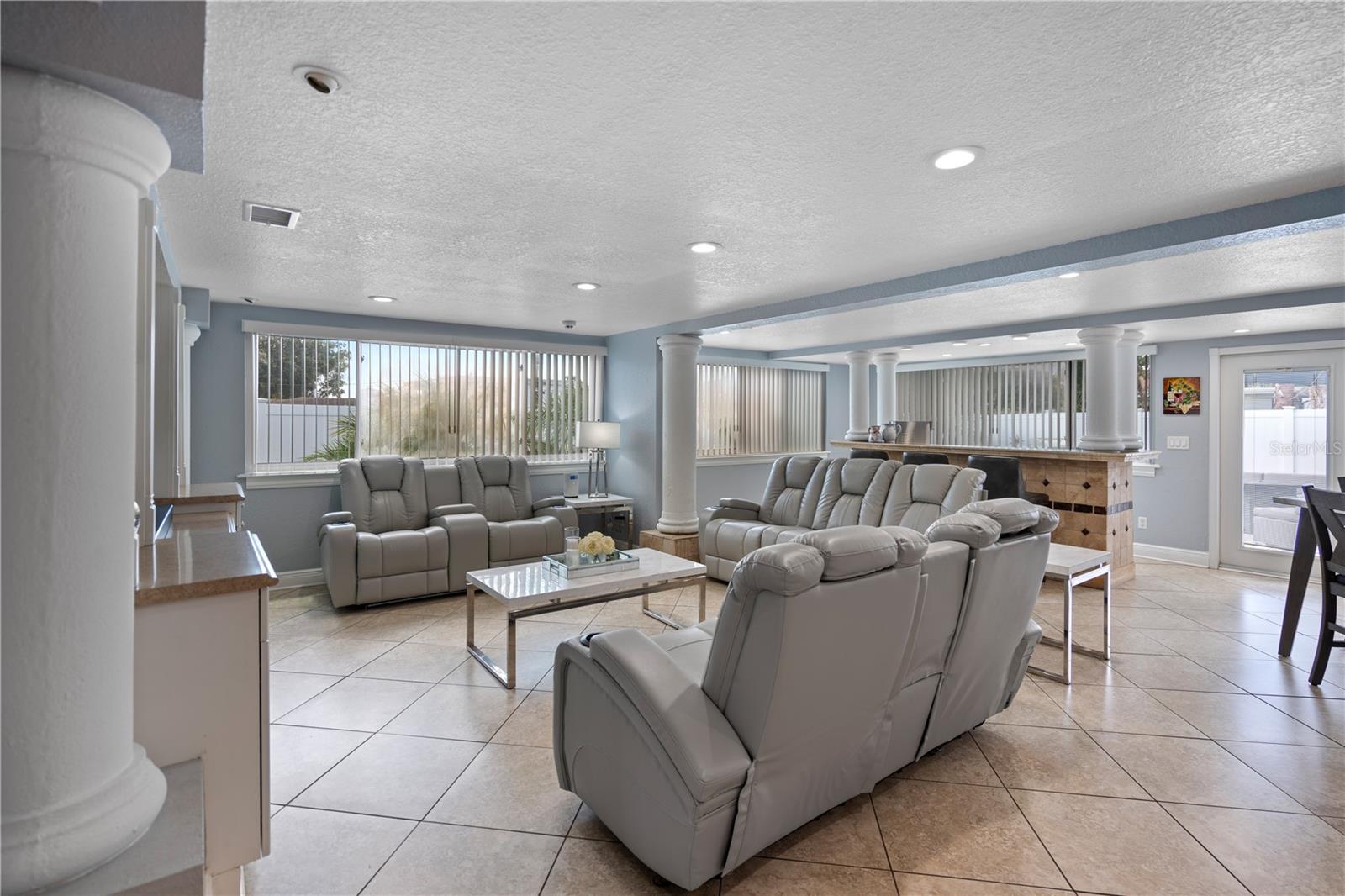 Image 7 of 59 For 2110 Farwell Drive