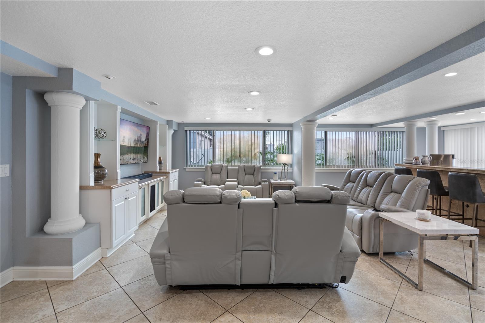 Image 8 of 59 For 2110 Farwell Drive