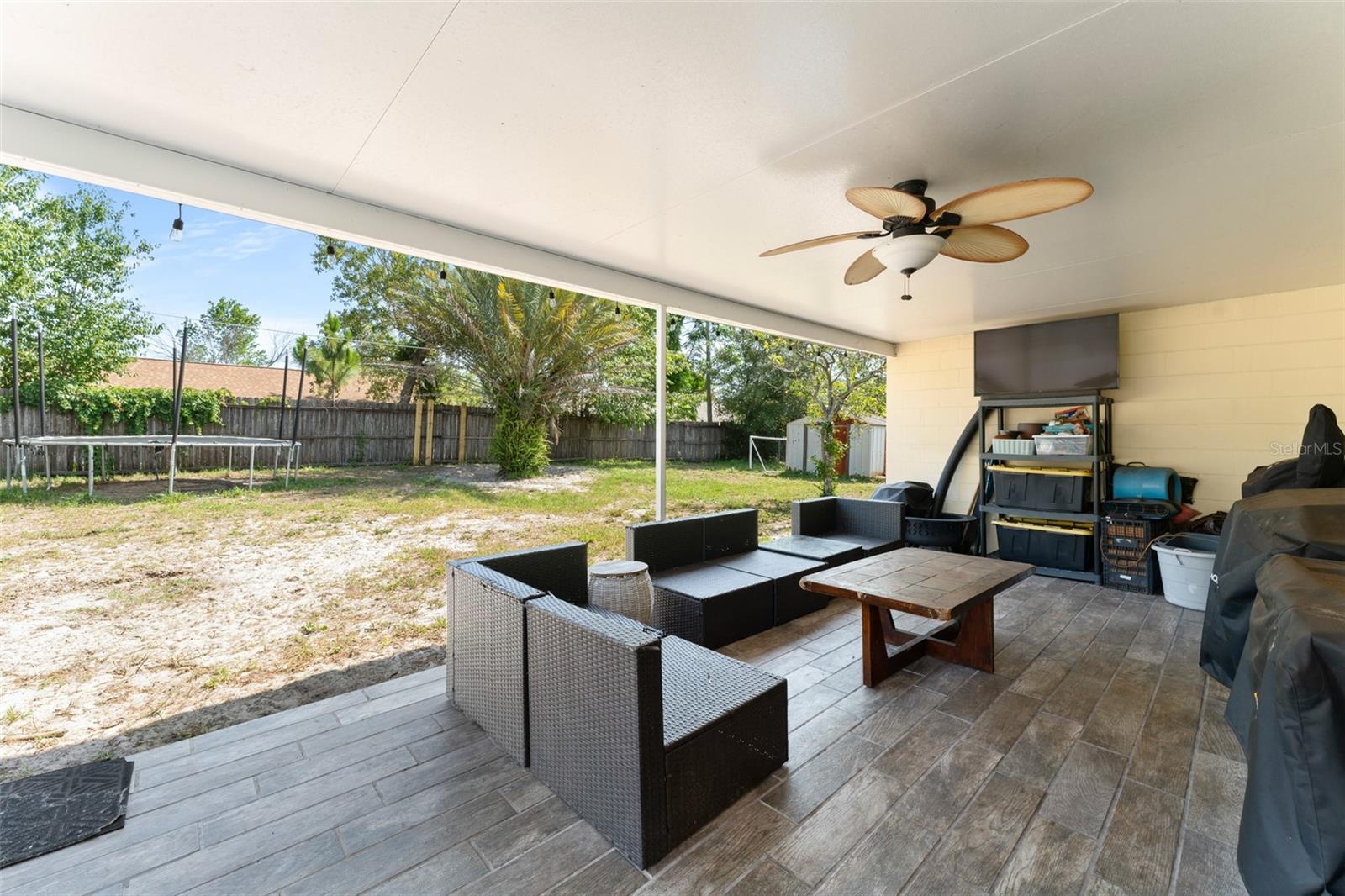 Listing photo id 22 for 3342 Sanborn Lane