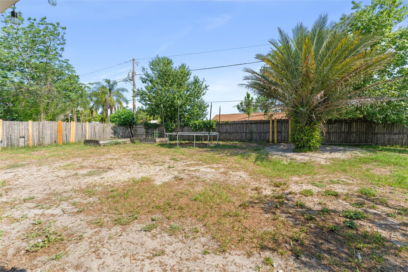 Listing photo id 24 for 3342 Sanborn Lane
