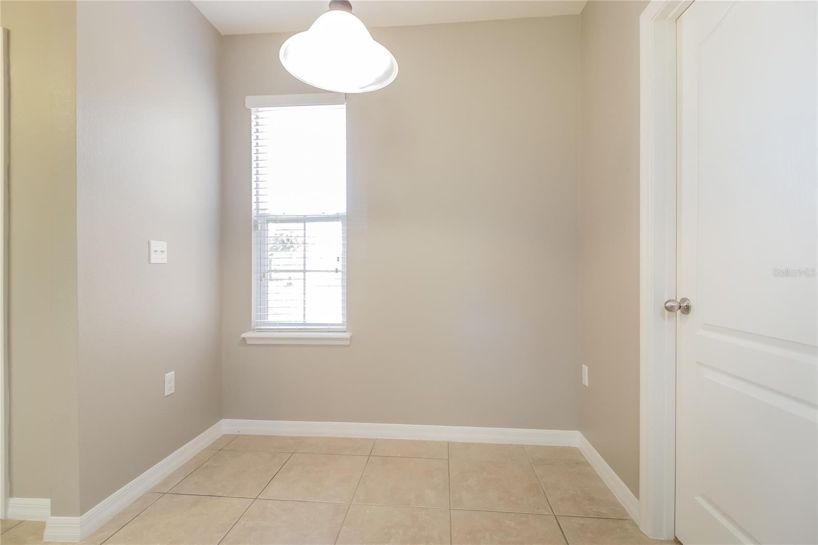 Image 5 of 16 For 4794 Ashurst Street