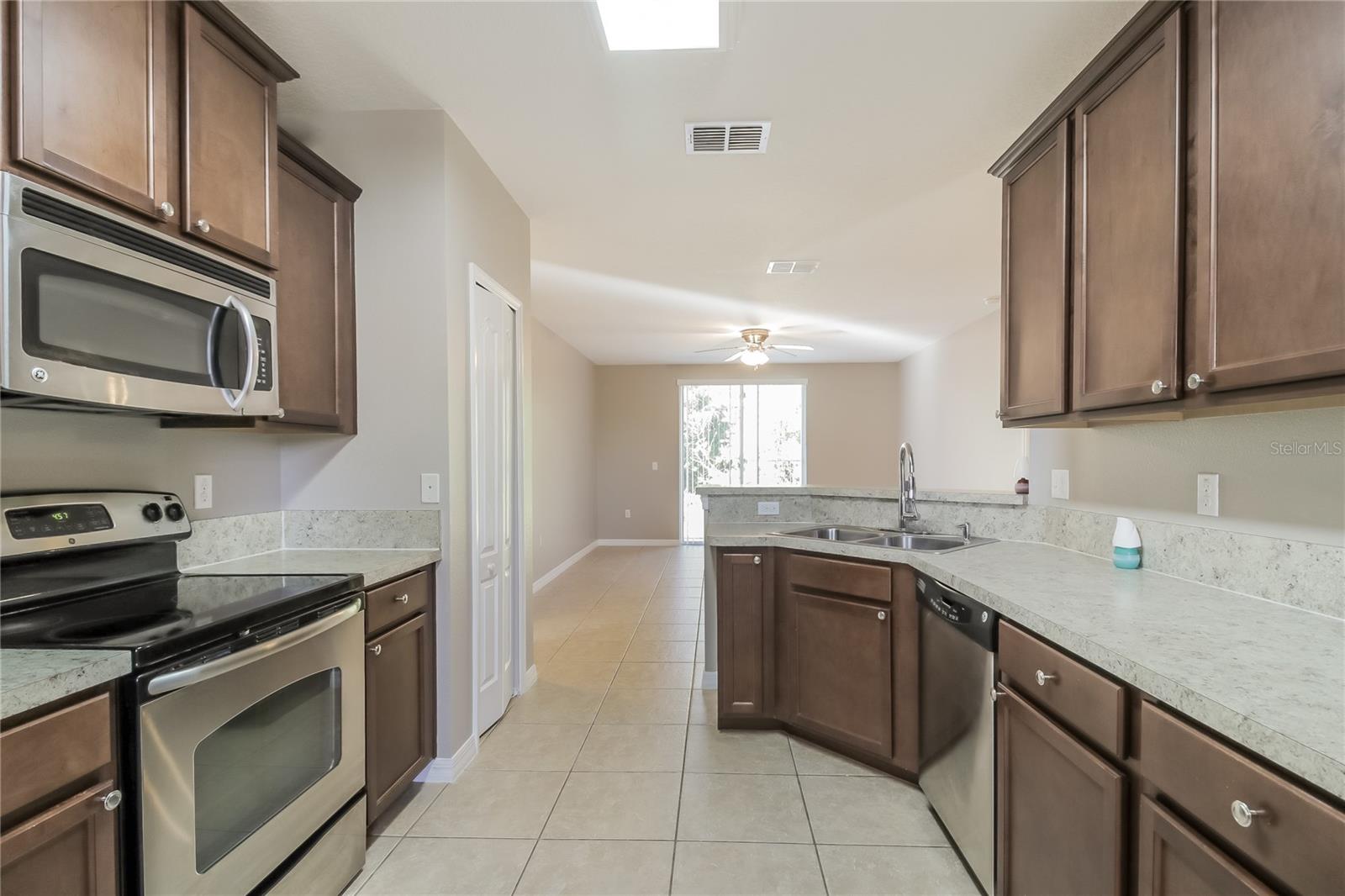 Image 6 of 16 For 4794 Ashurst Street