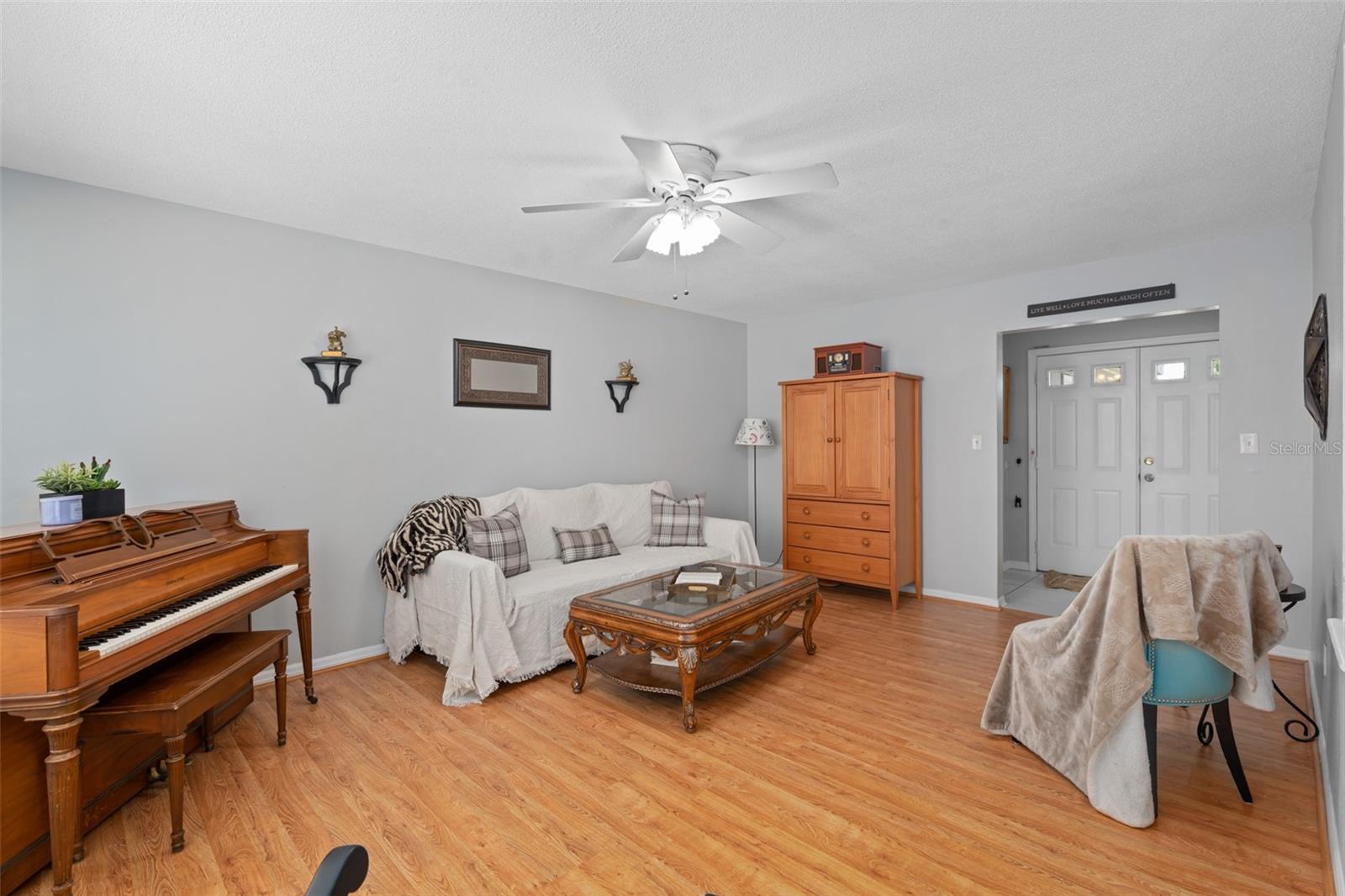 Image 4 of 24 For 217 Spencer Street