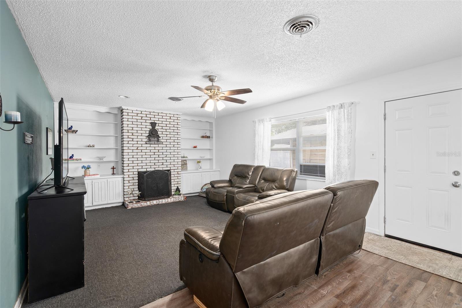 Image 8 of 24 For 217 Spencer Street