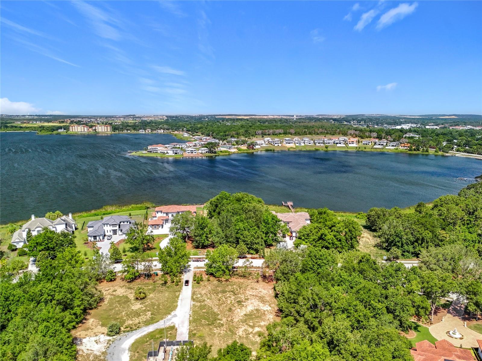Image 19 of 23 For 15345 Pendio Drive