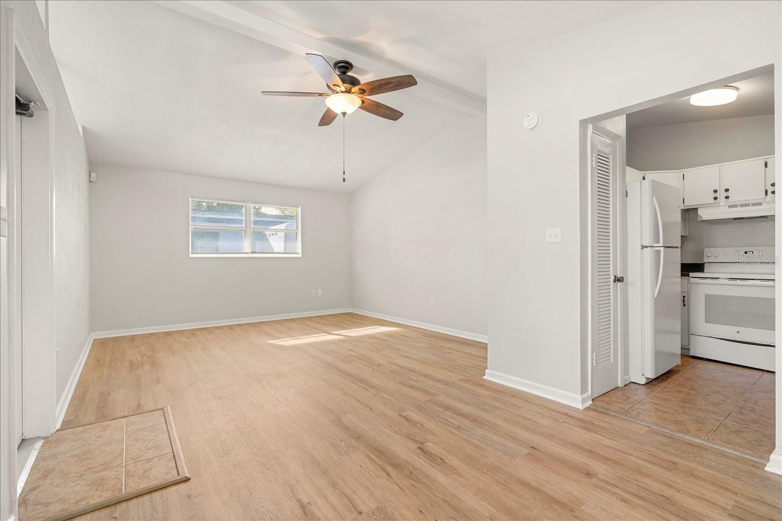 Image 10 of 27 For 1104 Hillcrest Drive