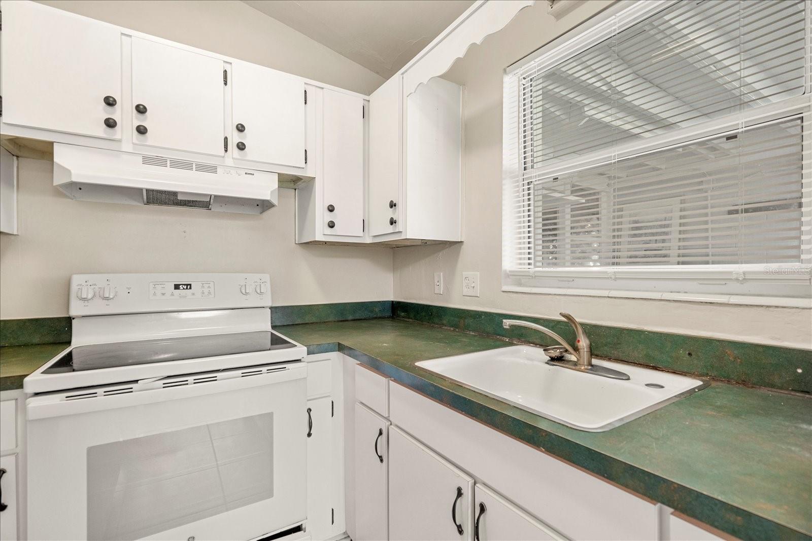 Image 12 of 27 For 1104 Hillcrest Drive