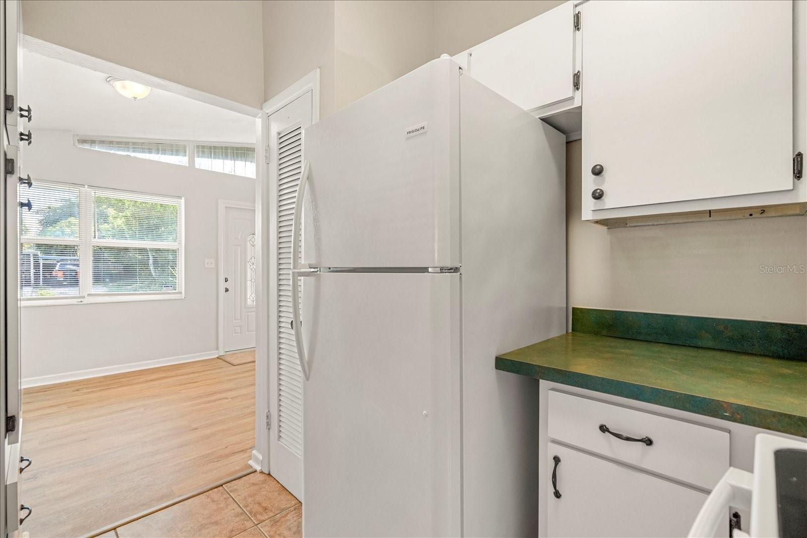 Image 13 of 27 For 1104 Hillcrest Drive