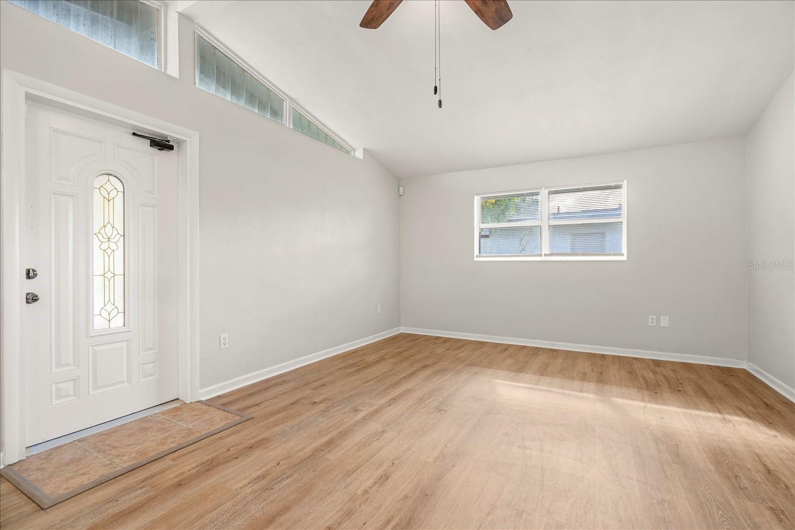 Image 7 of 27 For 1104 Hillcrest Drive
