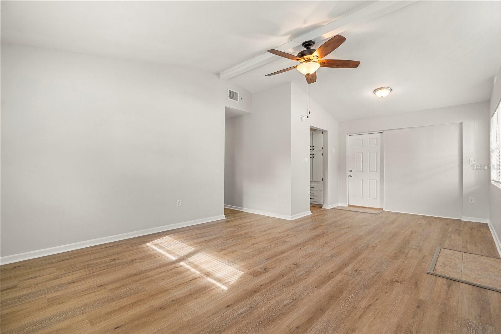 Image 9 of 27 For 1104 Hillcrest Drive