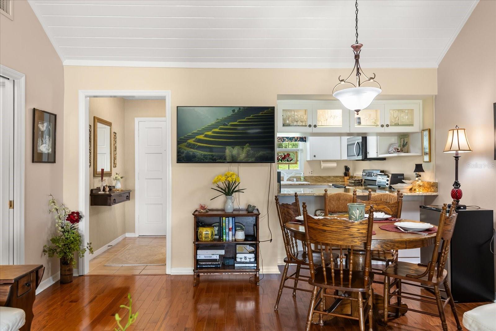 Image 11 of 34 For 1146 Villa Lane 101