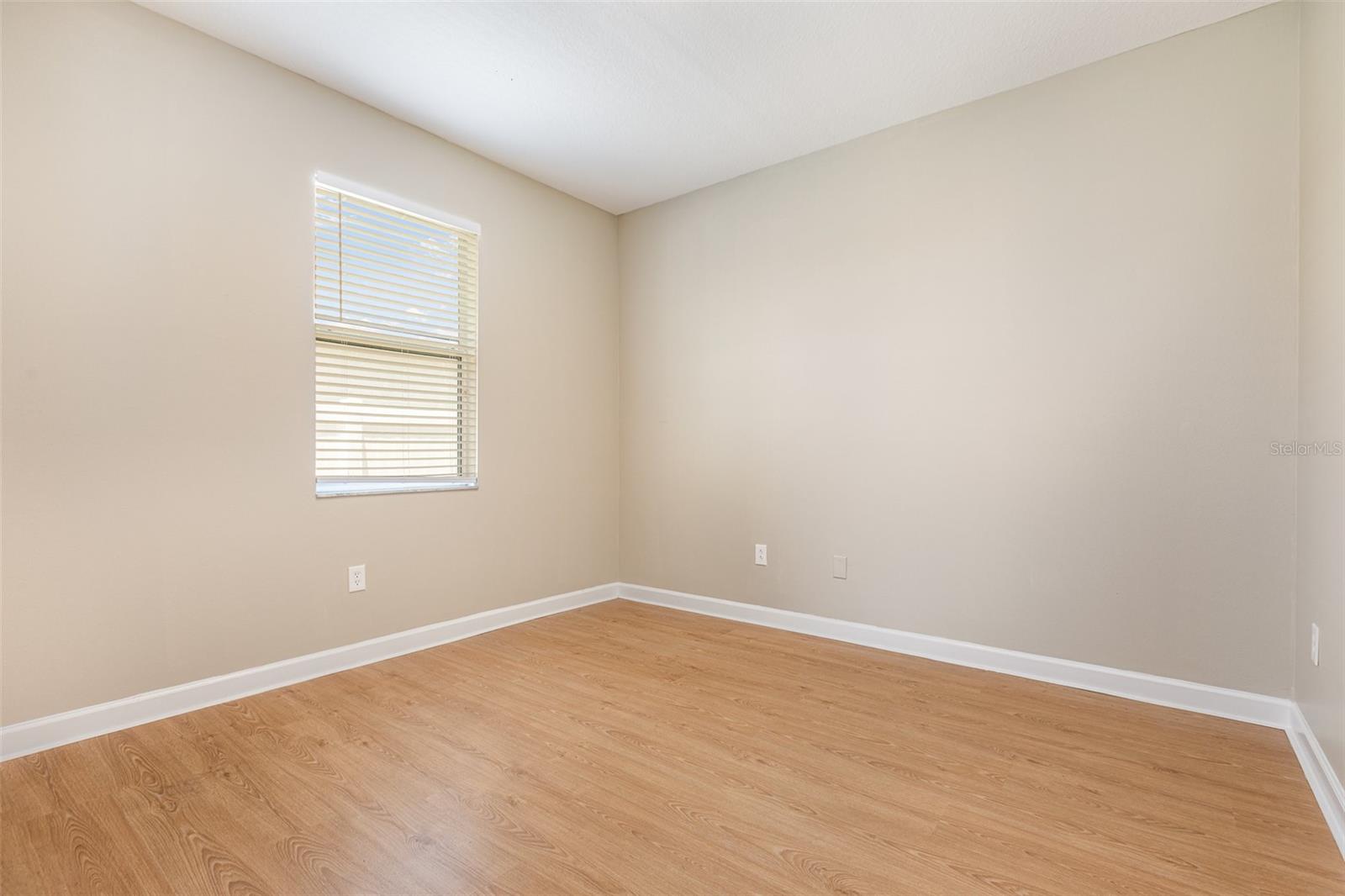 Image 12 of 27 For 11621 Ashton Field Avenue