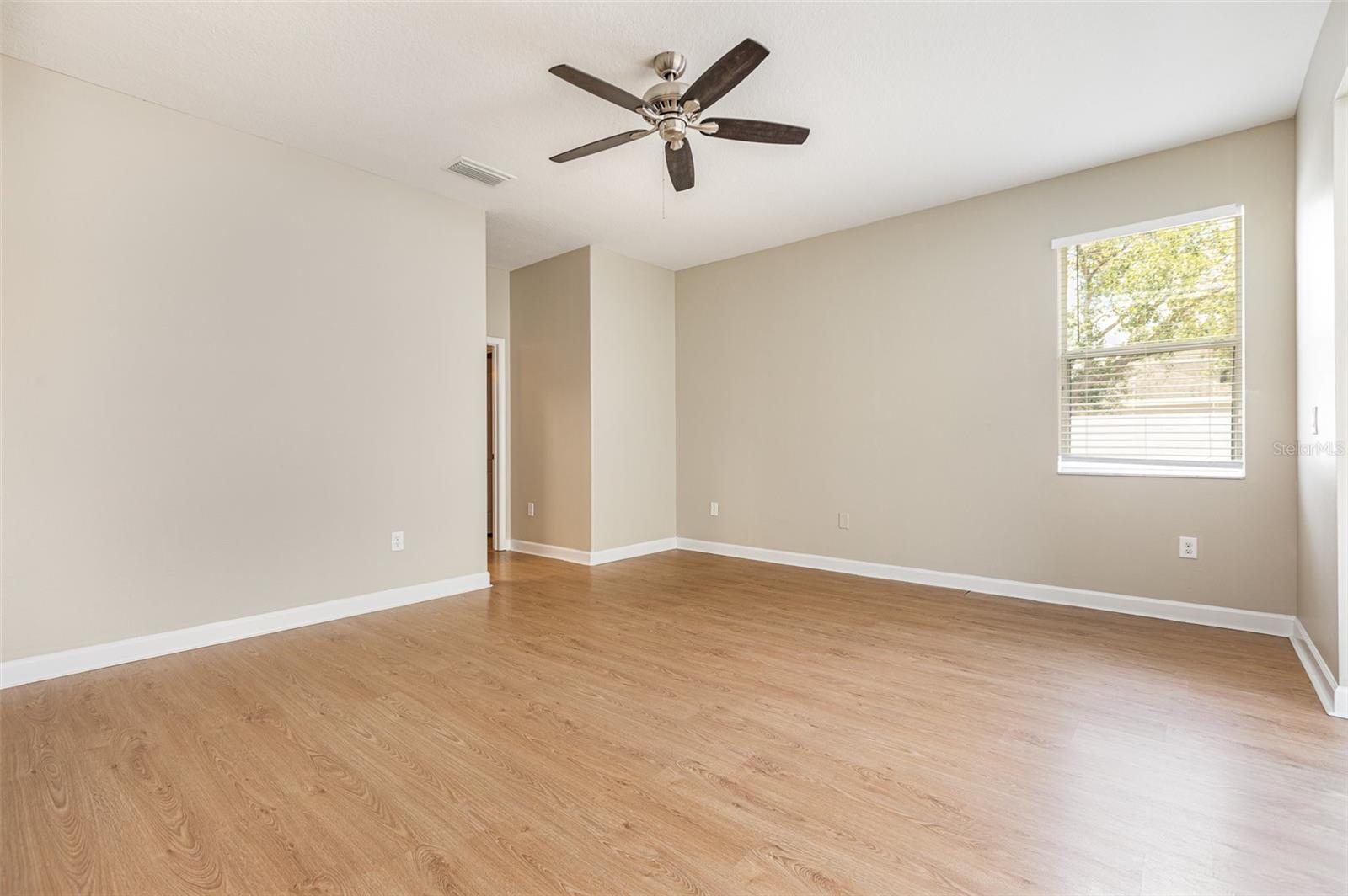 Image 14 of 27 For 11621 Ashton Field Avenue