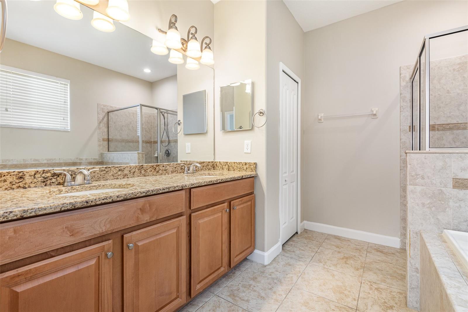 Image 17 of 27 For 11621 Ashton Field Avenue