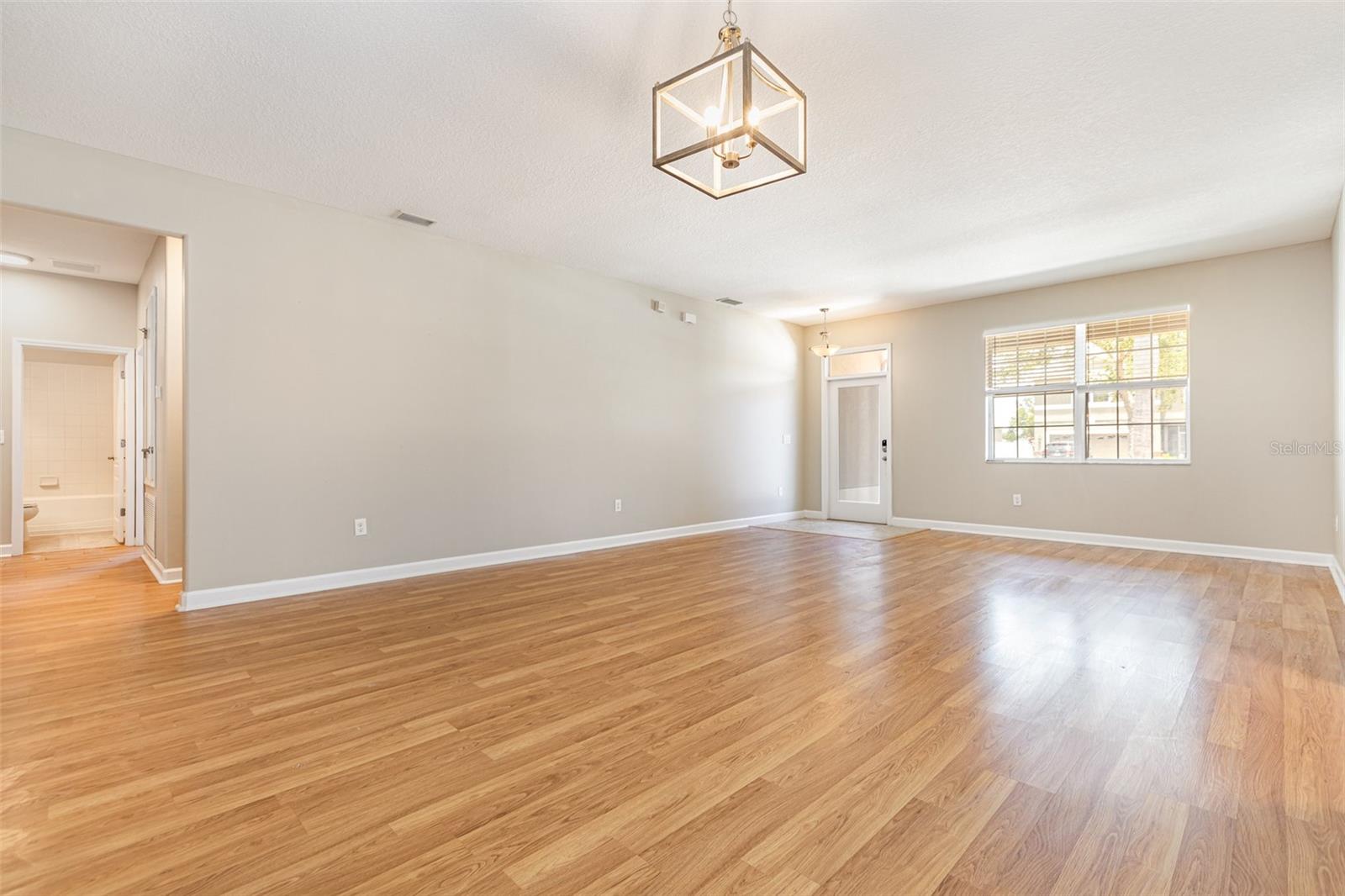 Image 5 of 27 For 11621 Ashton Field Avenue