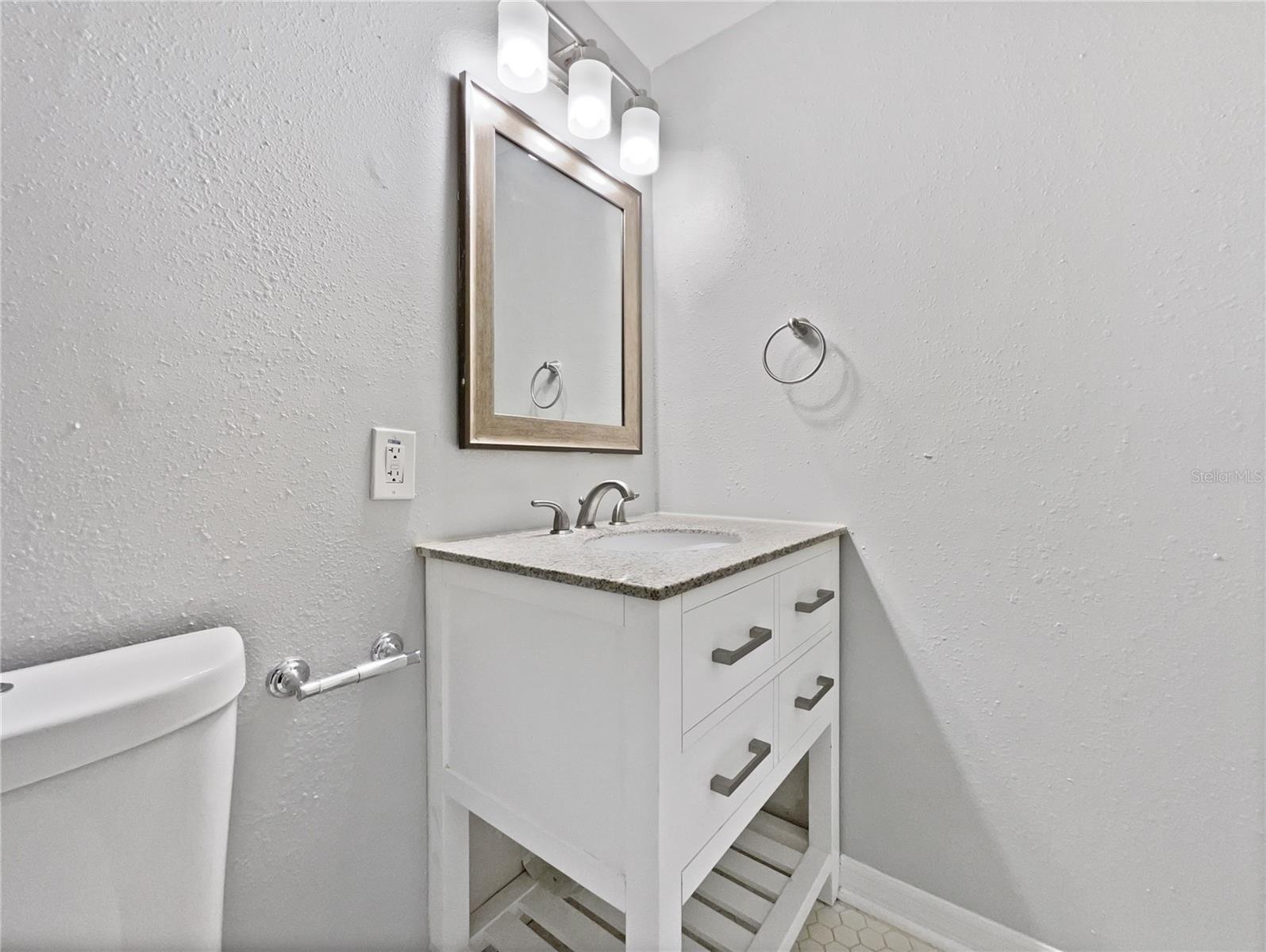 Image 10 of 28 For 5225 20th Street N