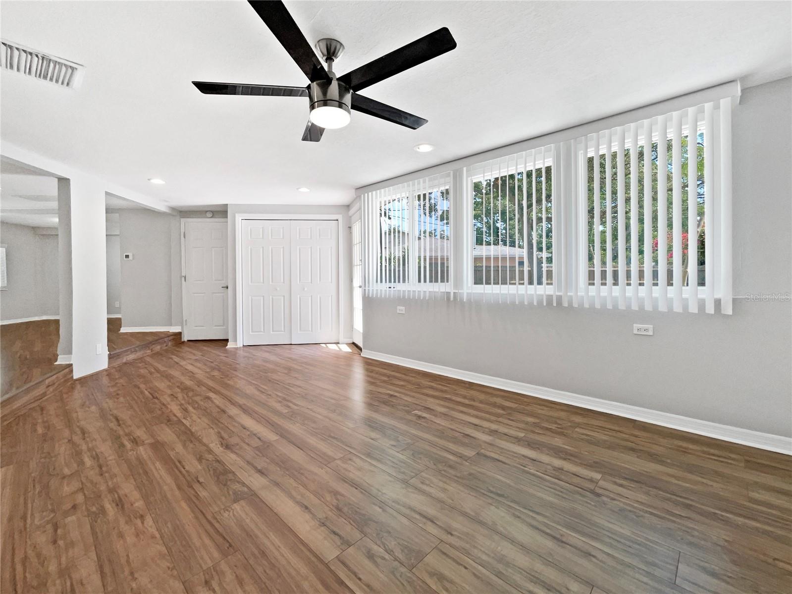 Image 3 of 28 For 5225 20th Street N