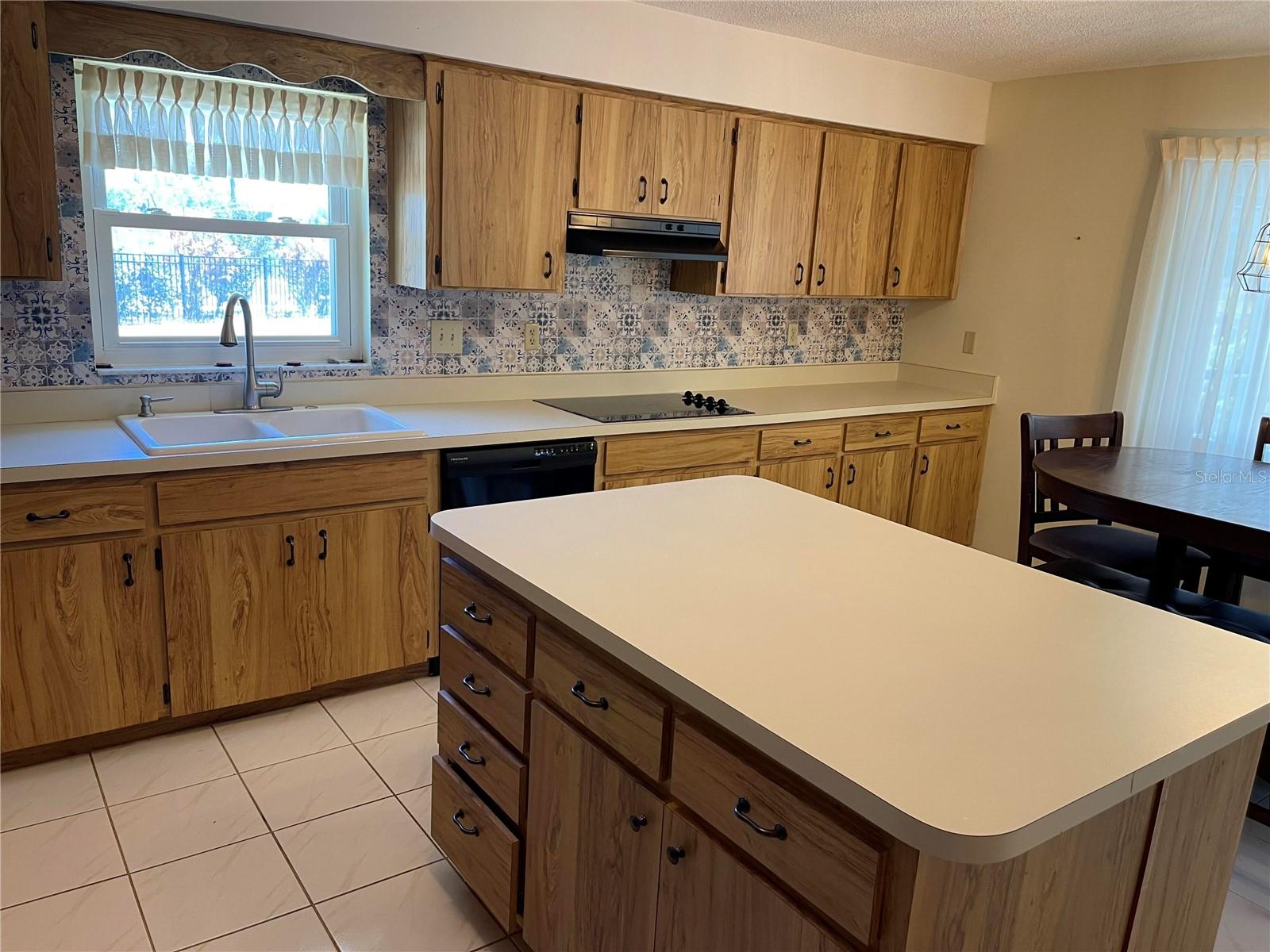 Image 15 of 22 For 420 Brockfield Drive