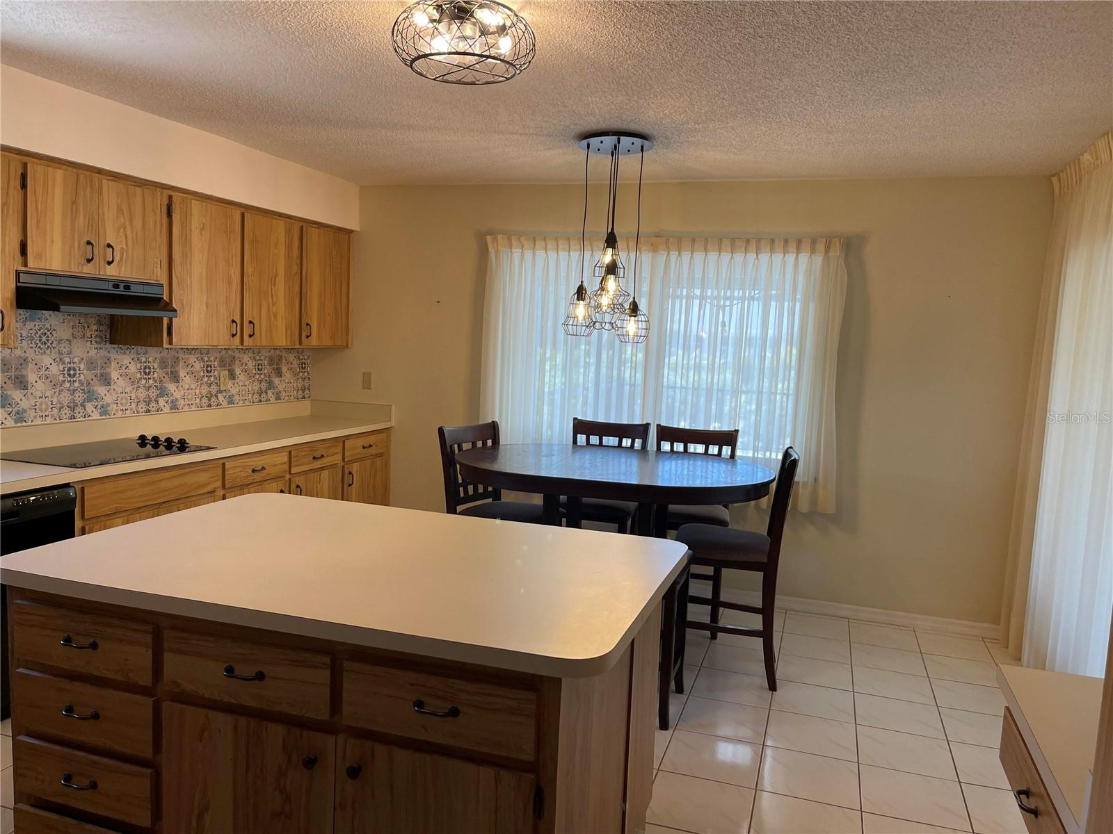 Image 18 of 22 For 420 Brockfield Drive