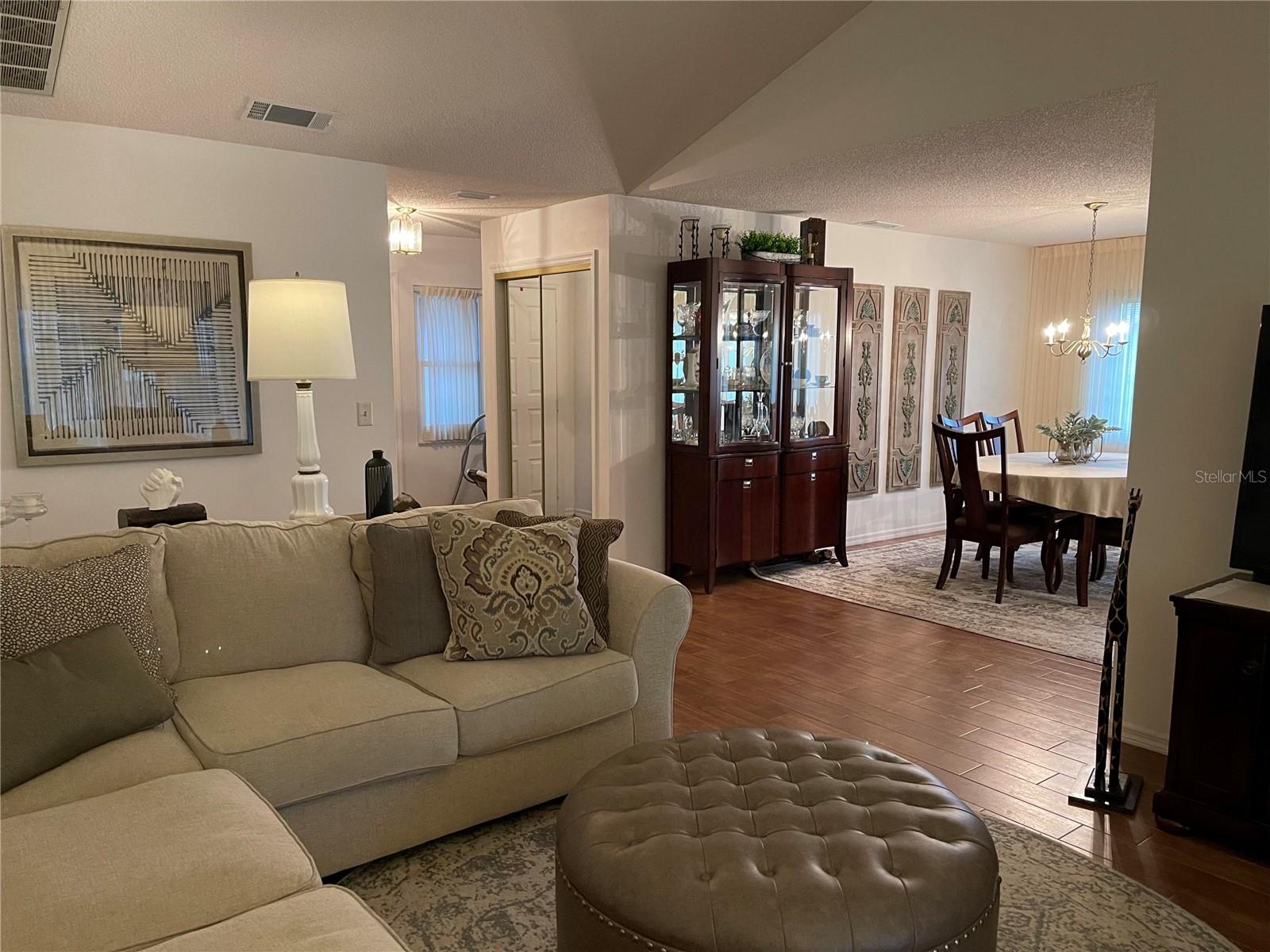 Image 3 of 22 For 420 Brockfield Drive