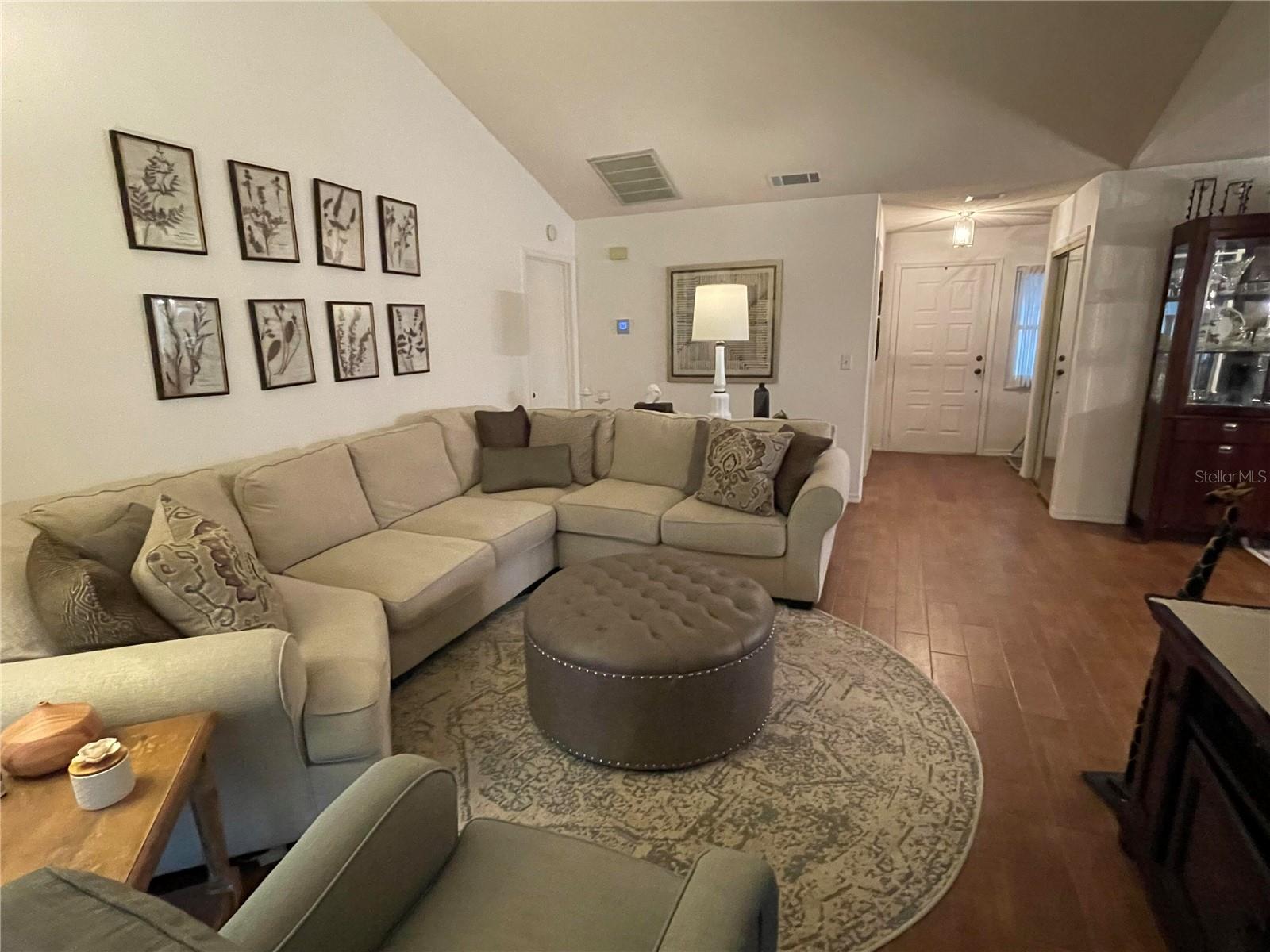 Image 5 of 22 For 420 Brockfield Drive