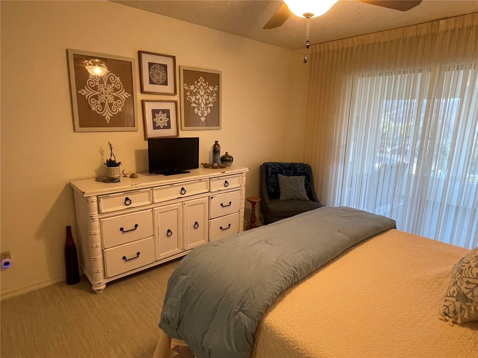 Image 9 of 22 For 420 Brockfield Drive
