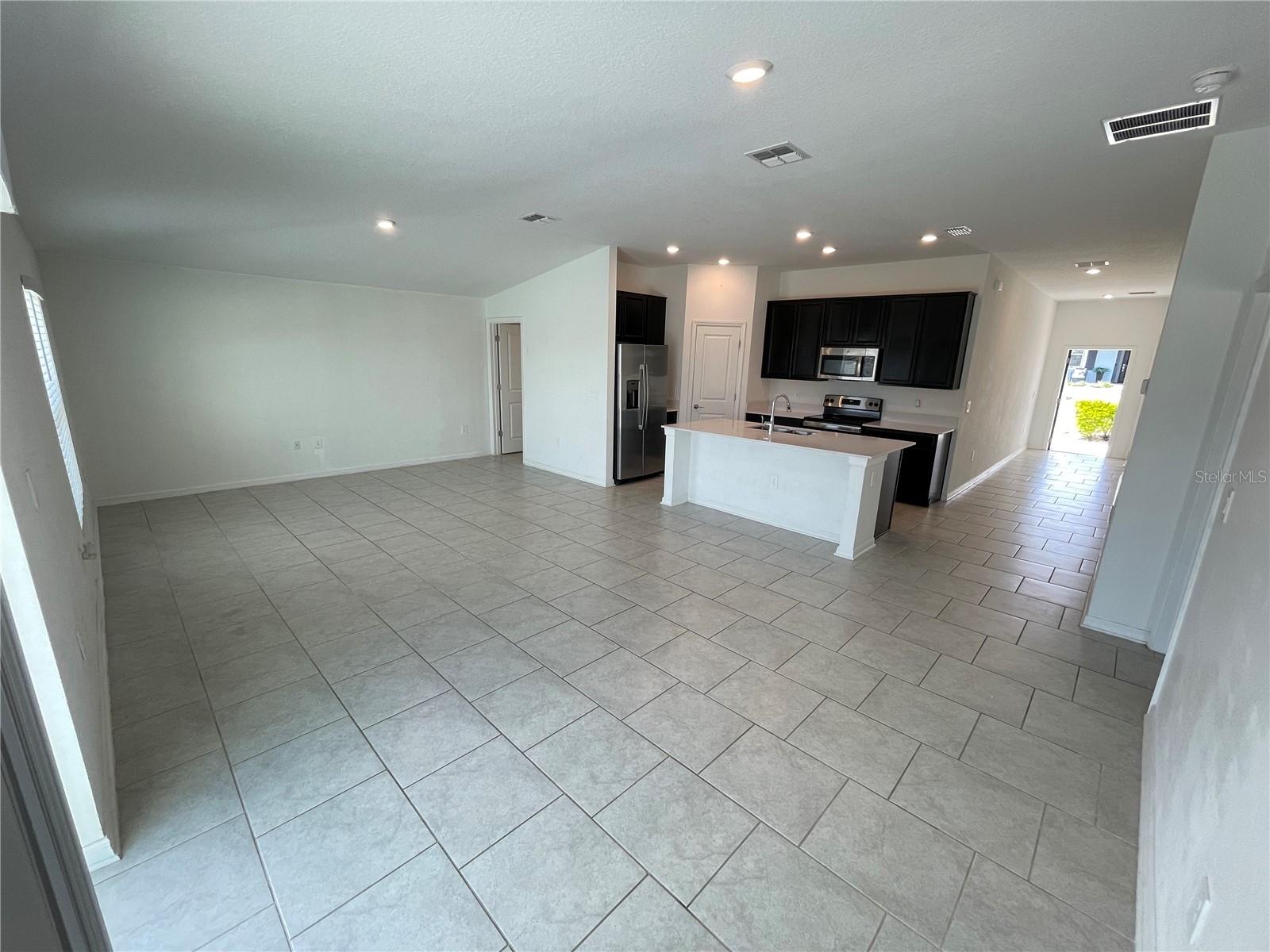 Image 10 of 28 For 831 Ofanto Way