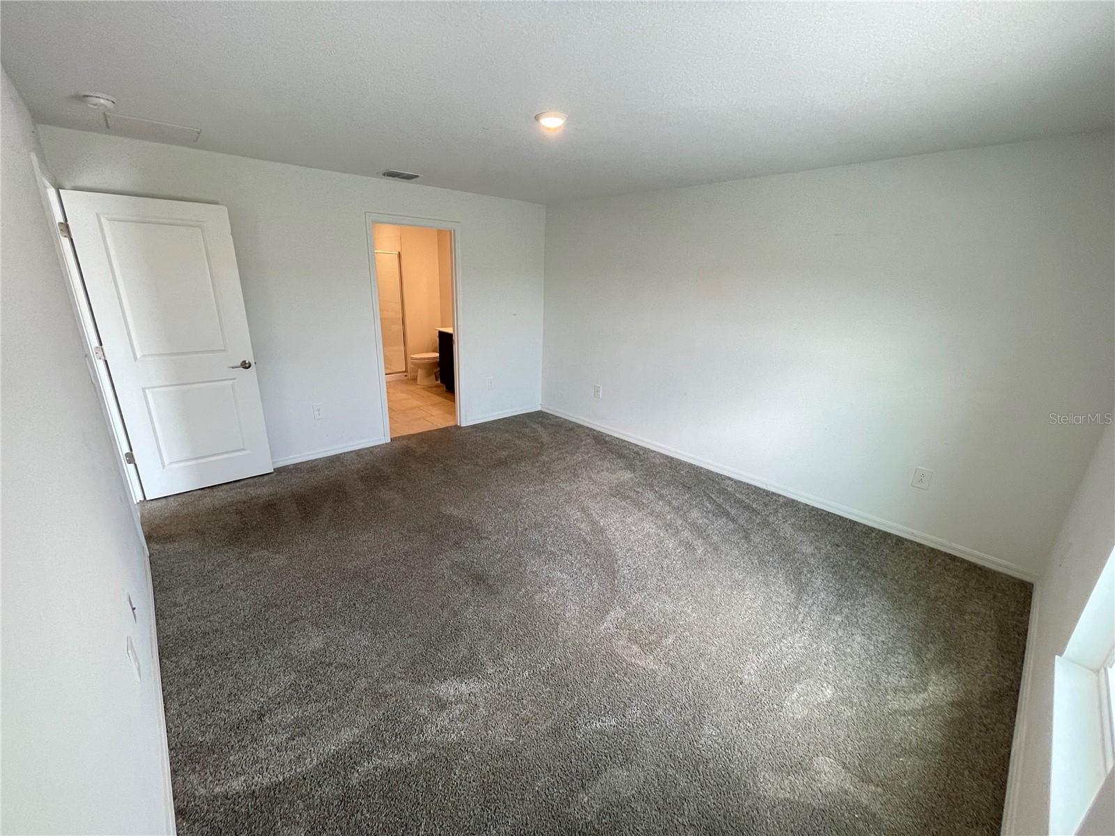 Image 18 of 28 For 831 Ofanto Way