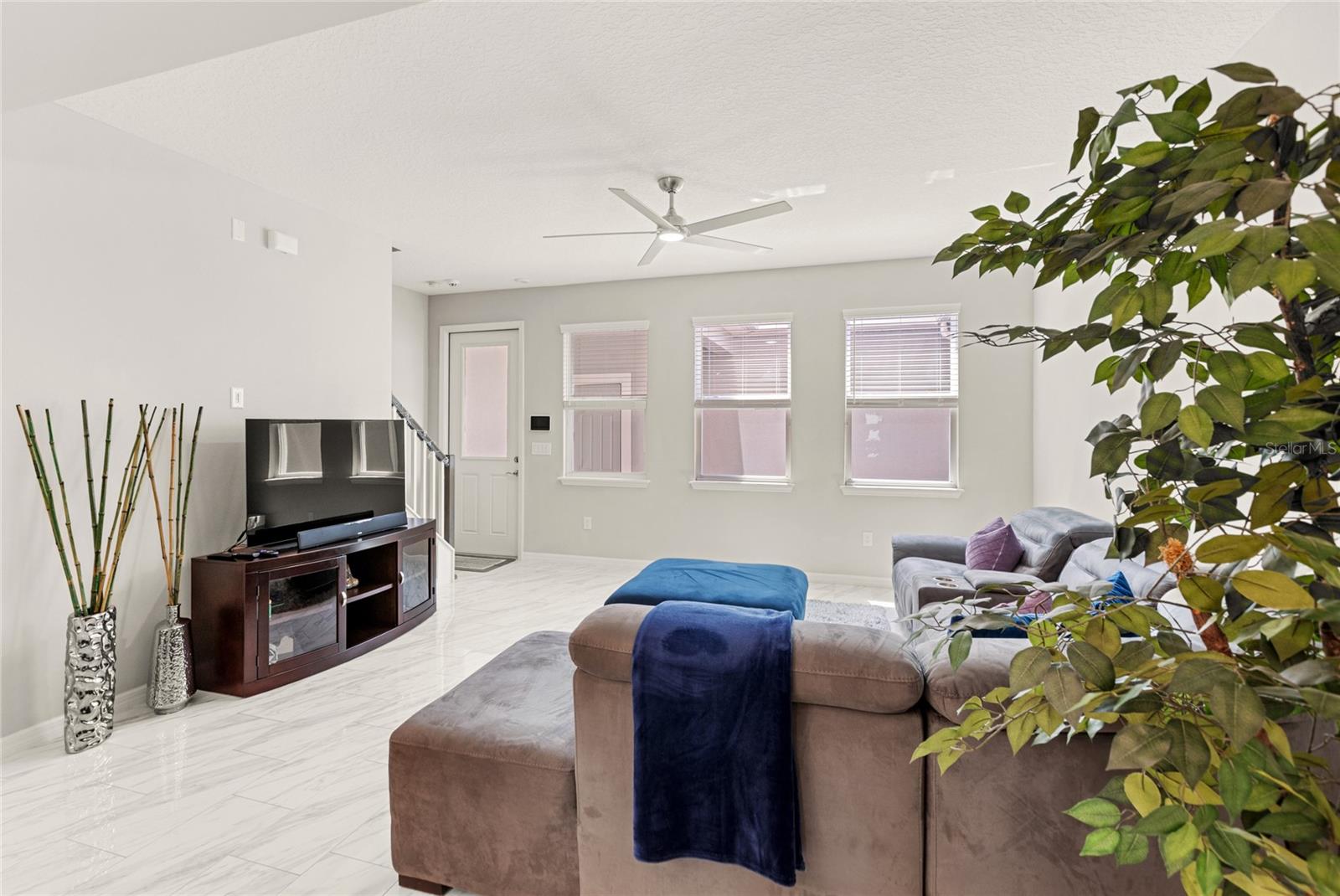Image 15 of 36 For 15946 Marina Bay Drive