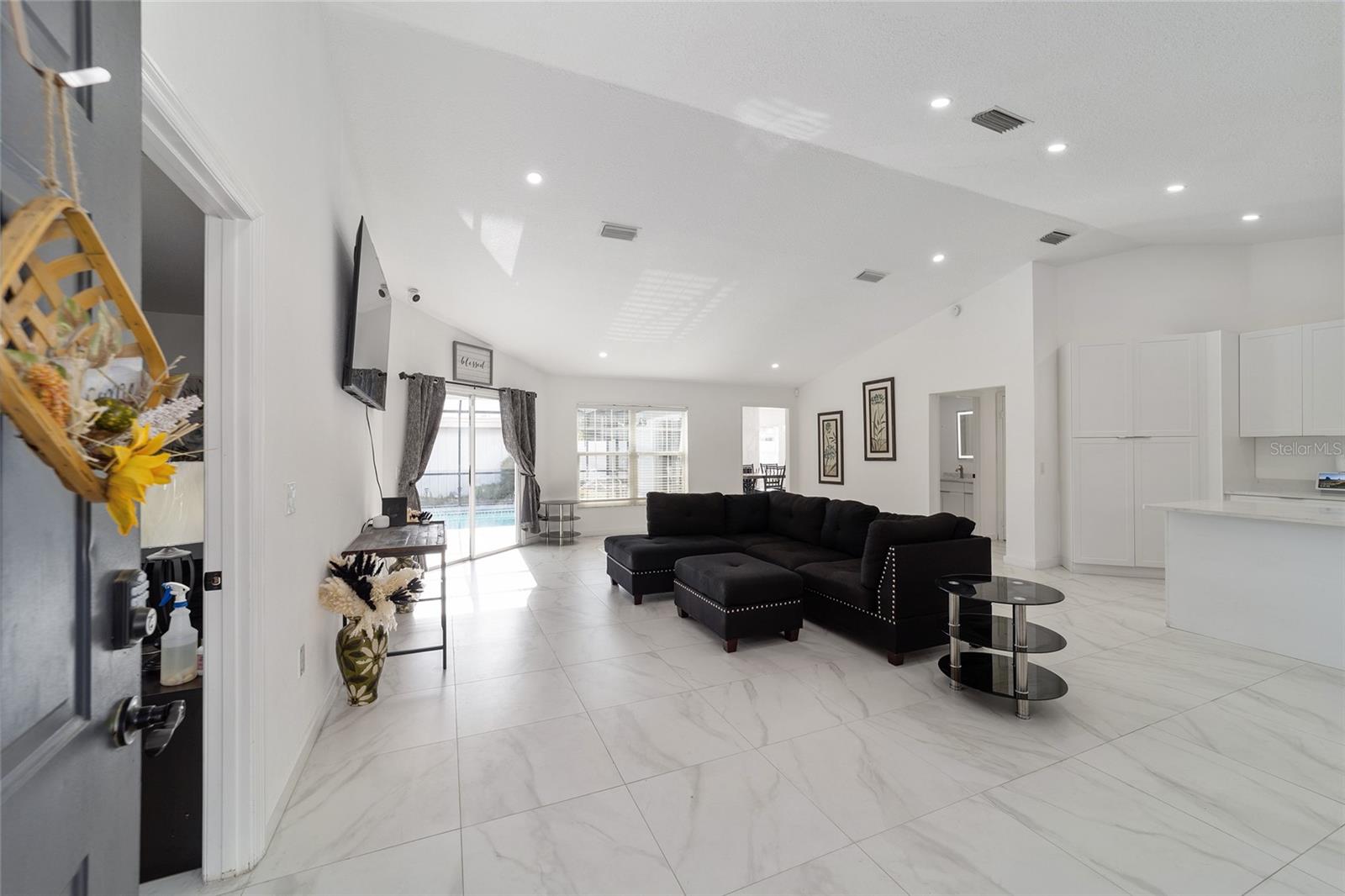 Image 4 of 71 For 16190 16th Court