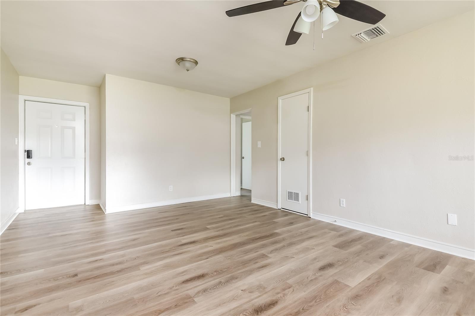 Image 3 of 16 For 4009 Montrose Court